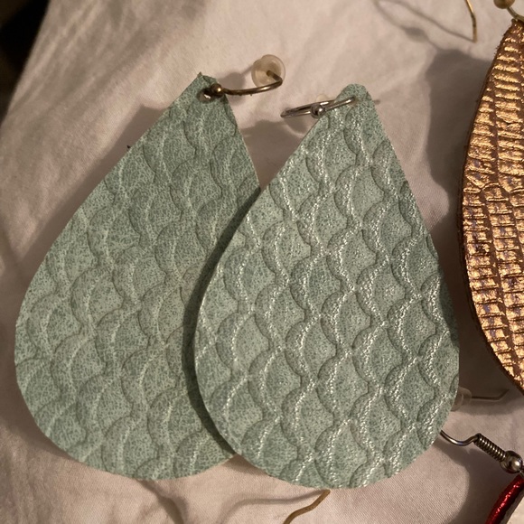 Leather tear drop earring set of 6 - Picture 7 of 7